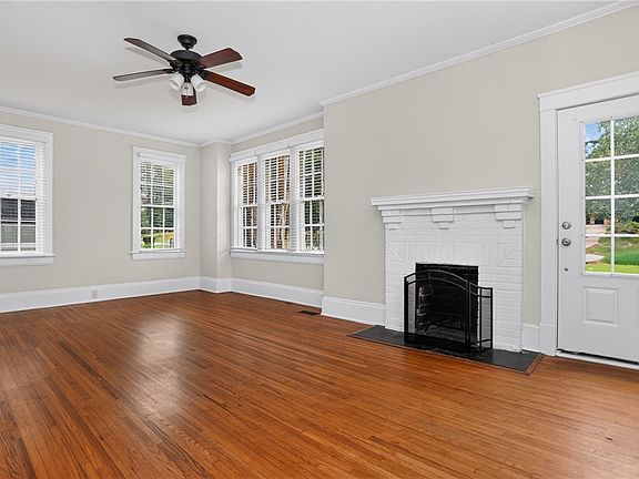 3rd image of 724 Hollywood St