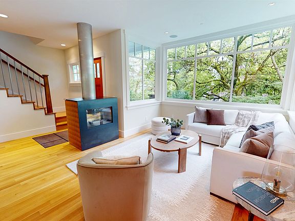 3rd image of 456 Aubrey Pl