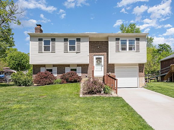 2nd image of 300 Brookwood Dr