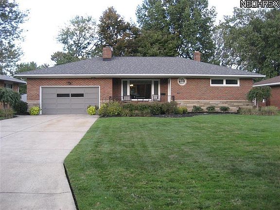 3rd image of 1891 Caronia Dr