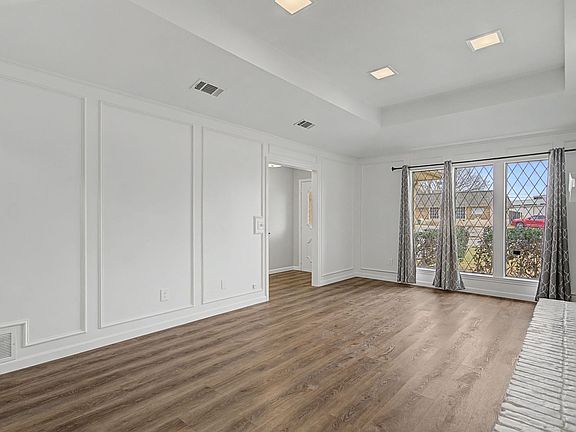5th image of 2126 Teakwood Ln