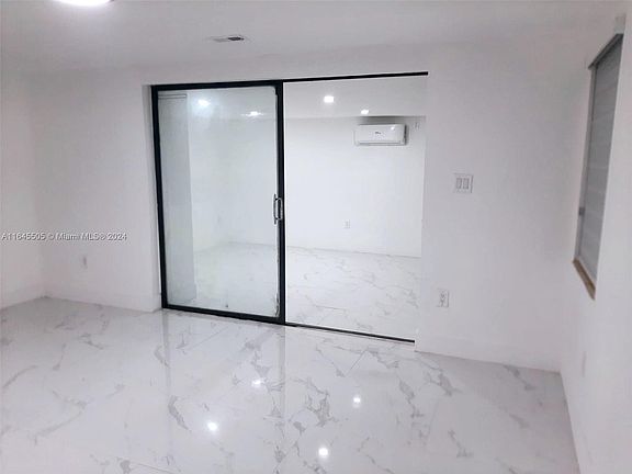 5th image of 7685 Lasalle Blvd