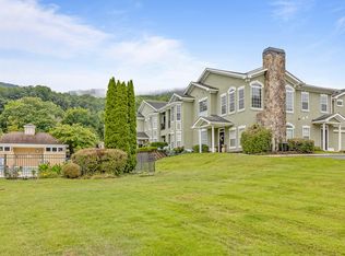 208 Renaissance Ct, Chattanooga, TN 37419