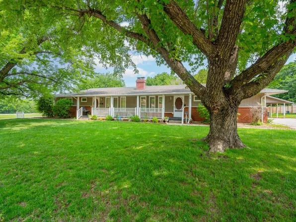 119 W 19th St, Wellington, KS 67152
