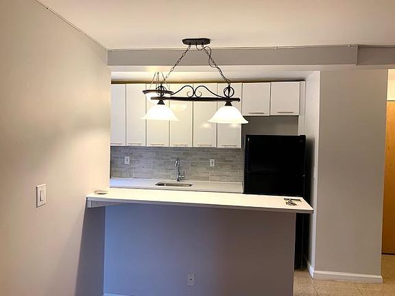 4th image of 39-47 Duncan Ave