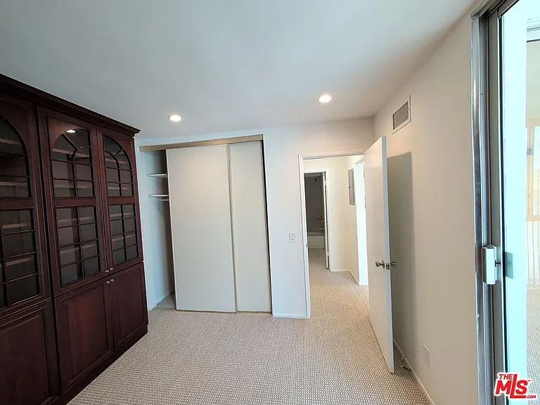 415 Montana Ave #203 — Photo 29