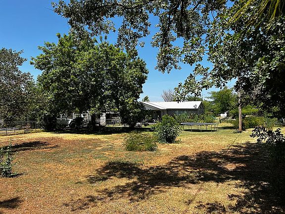 4th image of 18201 SE 29th St