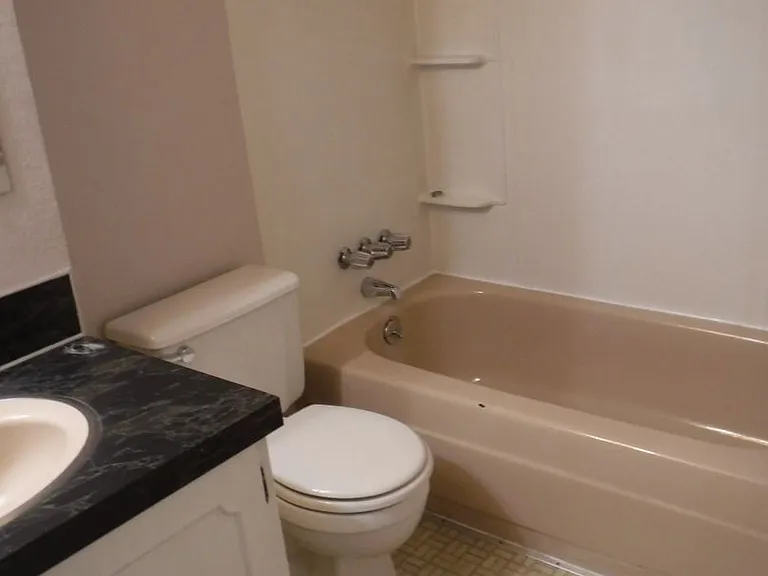 830 W Ada St #B — Photo 10