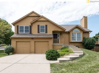 6262 W 157th St, Overland Park, KS 66223