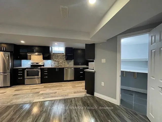 482 Camden Cir #BASEMENT — Photo 13