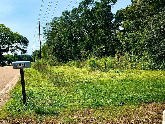 3rd image of 1971 Highway 742