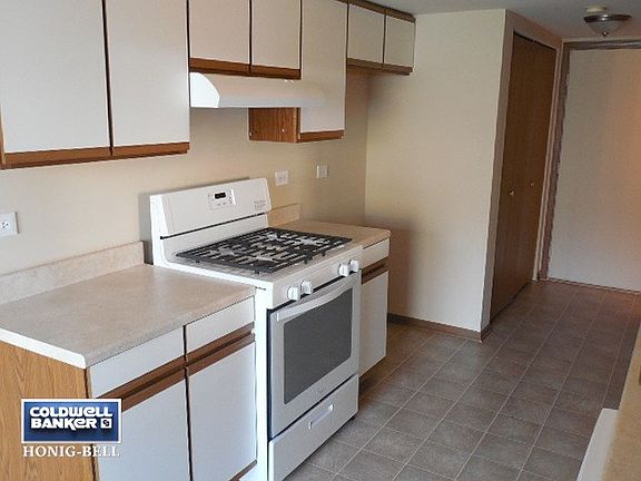 5th image of 9366 Meadowview Dr