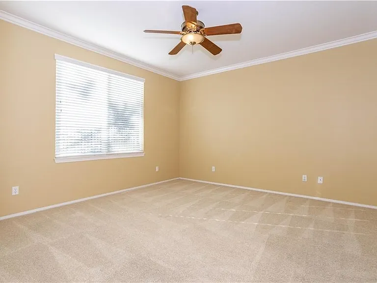 19932 Oakville Ct — Photo 14