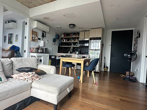 2nd image of 740 E 21st St #6E