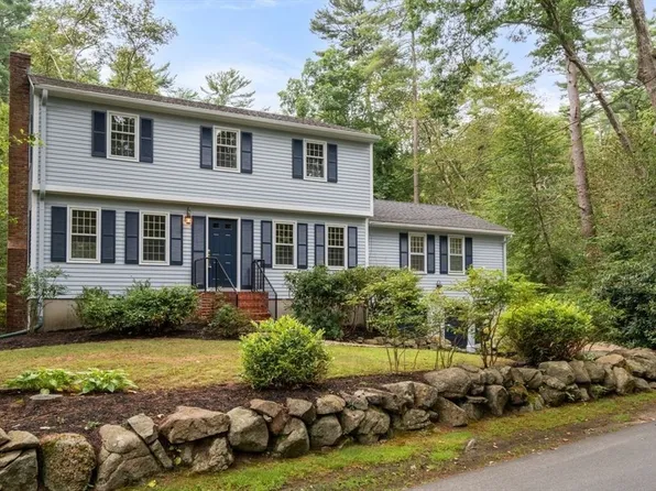 24 Magnolia Ave, Manchester, MA 01944