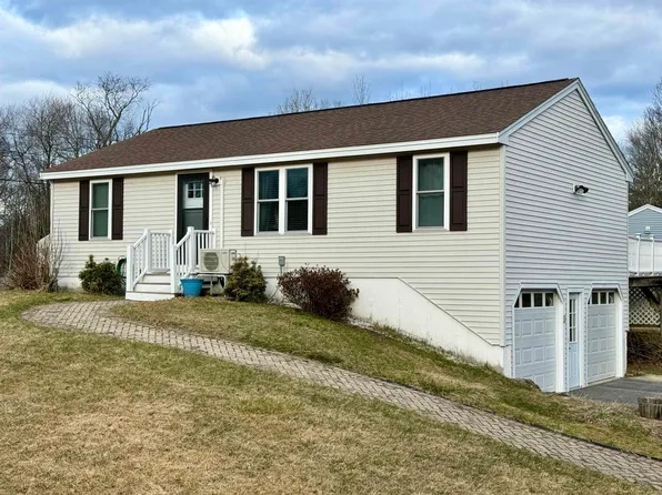 8 Brandywine Drive, East Kingston, NH 03827