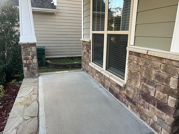 3rd image of 2121 Chipley Dr