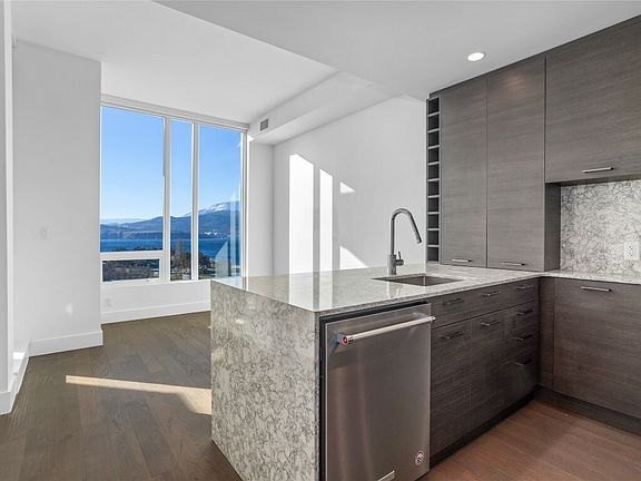 3rd image of 1191 Sunset Dr #1006