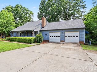124 E Catawba Ave, Mooresville, NC 28115