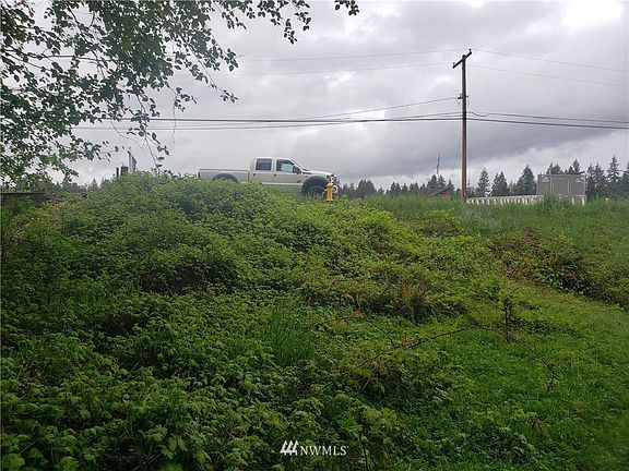 5th image of 32519 NE 195th Street