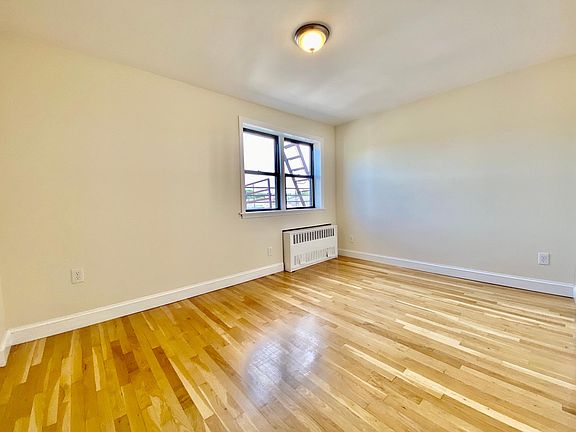 4th image of 81 Gavin St #2B
