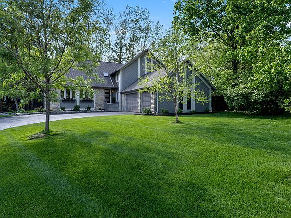 3rd image of 6753 Lakeside Cir W