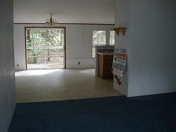 2nd image of 10692 Lakeview Trl