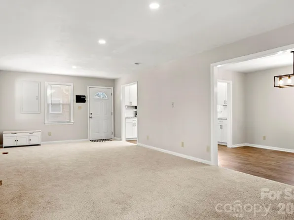 322 Holland Cir, Statesville, NC 28677