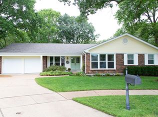 823 Wheelwright Dr, Ballwin, MO 63021