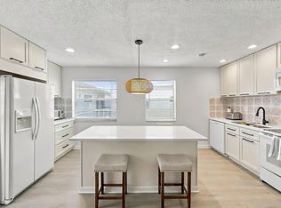 74 Normandy Ln #B, Delray Beach, FL 33484