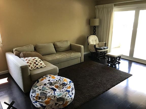 3rd image of 424 Turner Ter APT 4