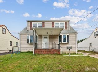 23 3rd St, Sayreville, NJ 08872