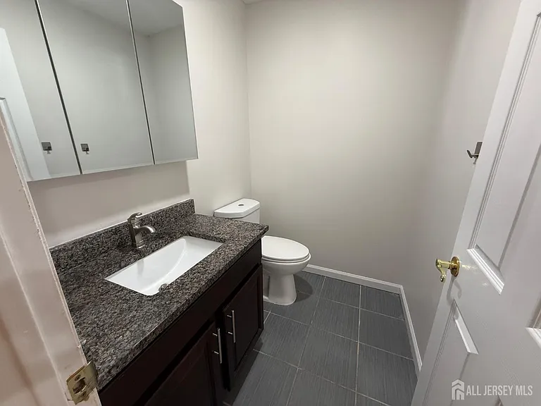 1502 Edison Glen Ter — Photo 8