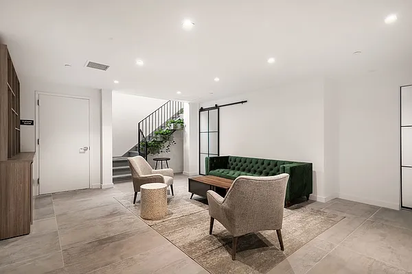 Rented by Enjena | media 21