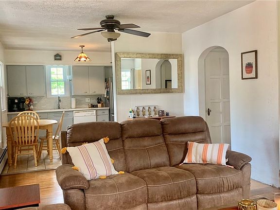 2nd image of 81 Ballantyne Brae