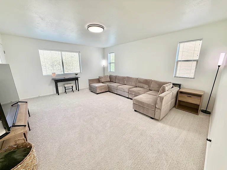 1867 E Chimney Stone Ct — Photo 11