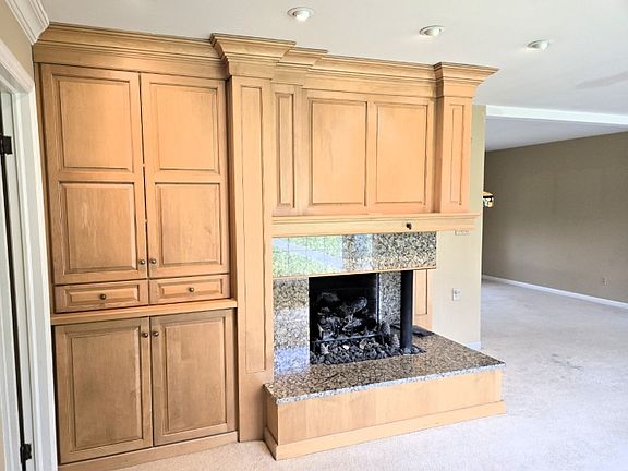 3rd image of 35 Bogert Rd