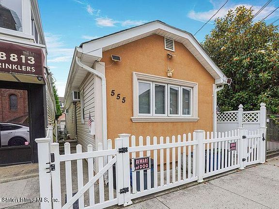 2nd image of 555 Lincoln Ave