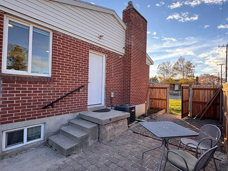 605 S Emery St — Photo 18