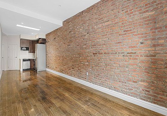 2nd image of 316 W 14th St #3016