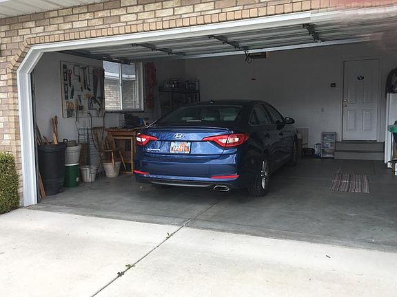 2nd image of 144 W Hidden Hollow Cir