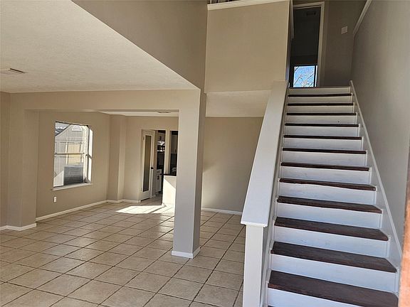 4th image of 4406 Egret Dr