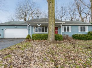 42 Woodland Ave, Fox Lake, IL 60020