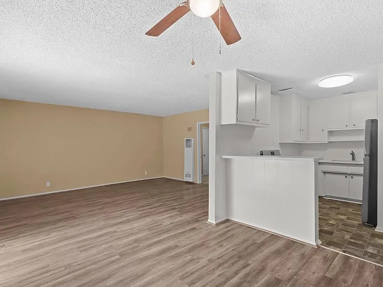 14332 Riverside Dr #5 — Photo 13