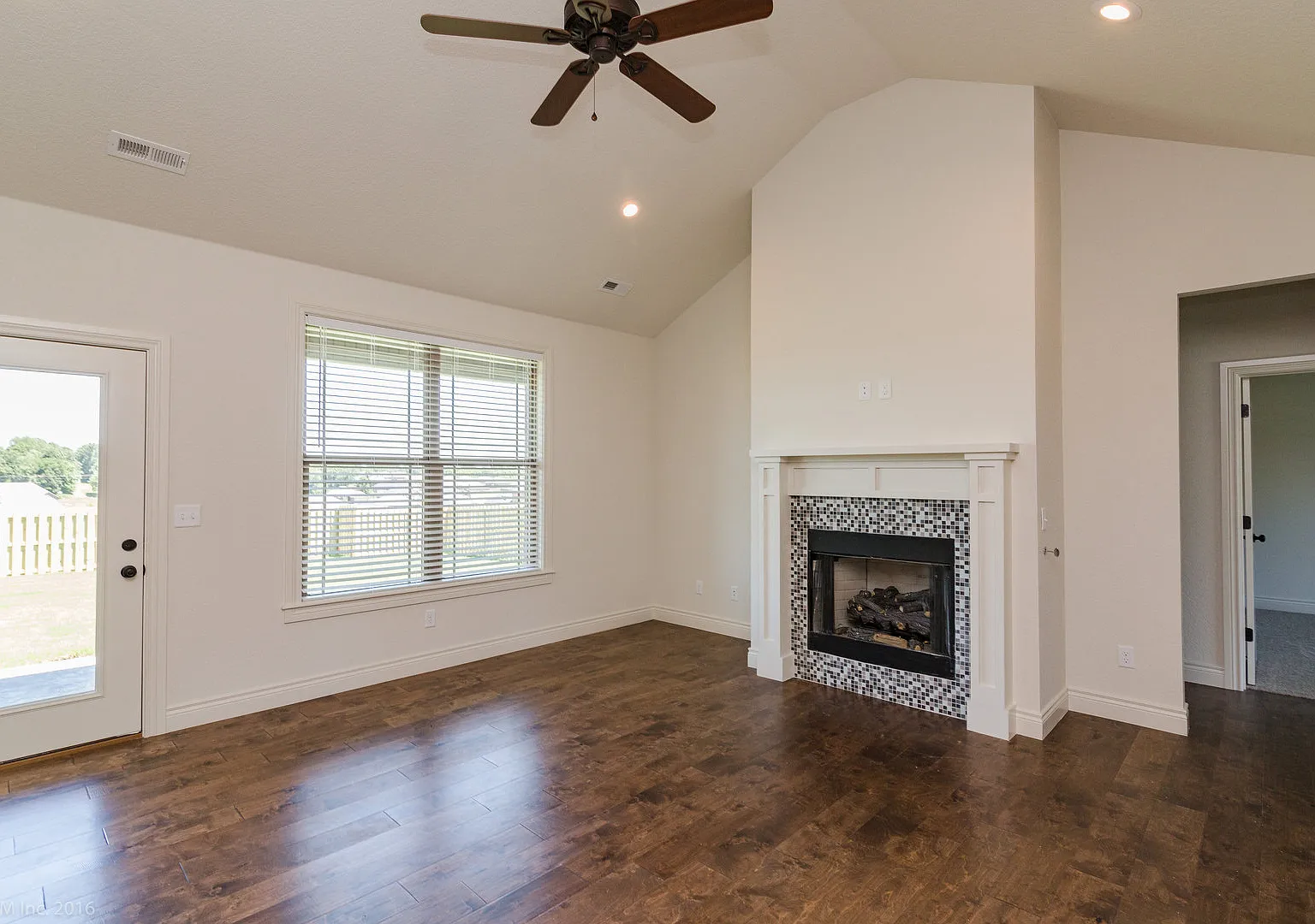 1620 Sweetbriar Way — Photo 4