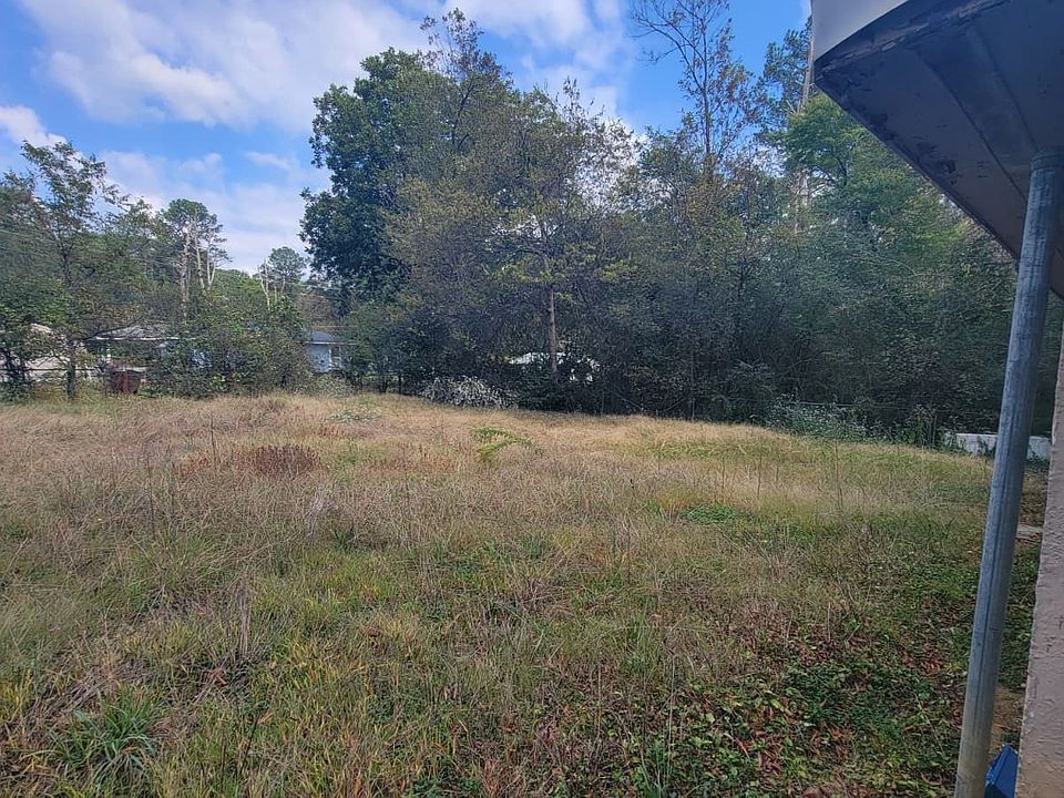 2nd image of 18 Butler Cir NW