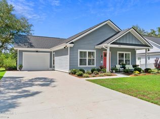 1665 Ashantilly Dr, Darien, GA 31305