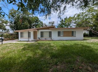 8615 Grandview Dr, Temple Terrace, FL 33617