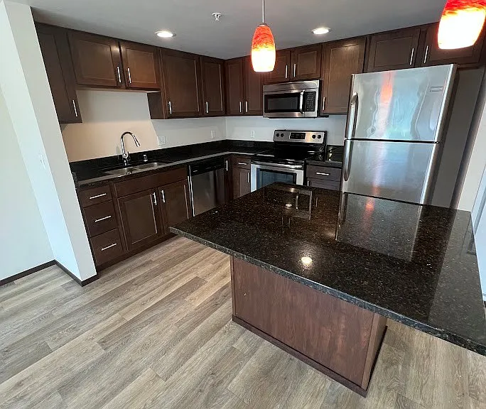Galaxie High Rise Apartments — Photo 28