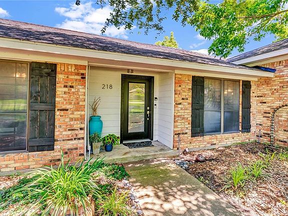 2nd image of 218 Molina Dr